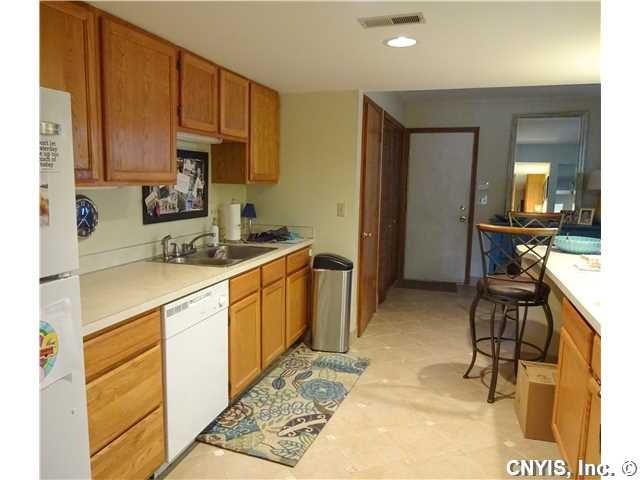 436 Summerhaven Dr N - Photo 3 of 7