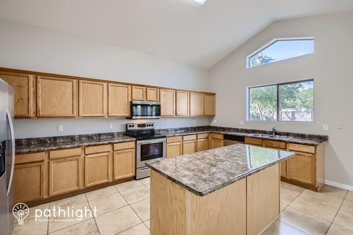 10524 W Mohave St - Photo 2 of 26