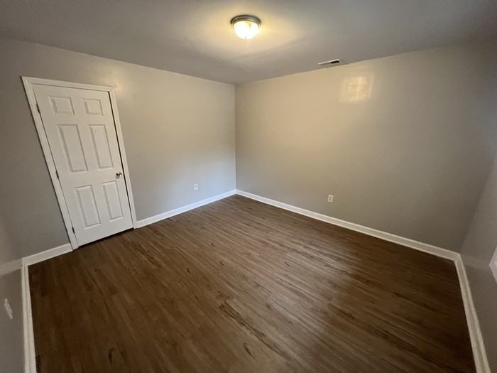 130 Avalon Ct - Photo 3 of 14