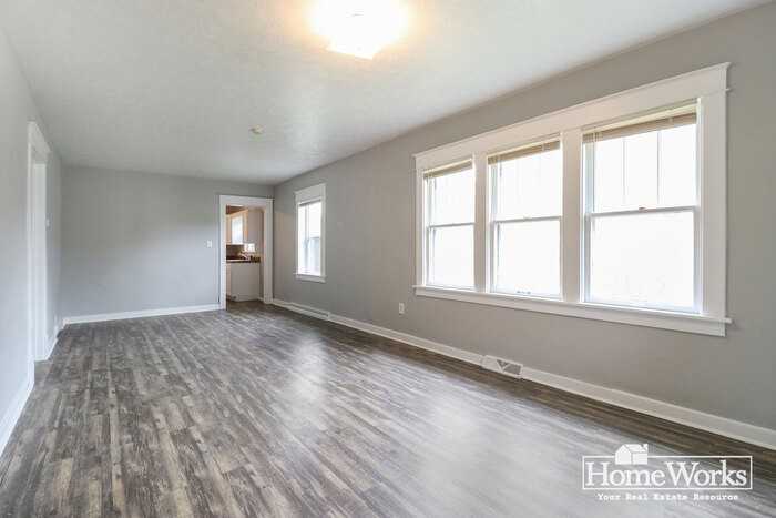 1110 Chalfant St - Photo 3 of 16