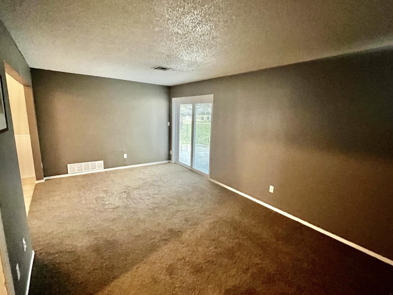 928 Charles Dr #1 - Photo 7 of 17