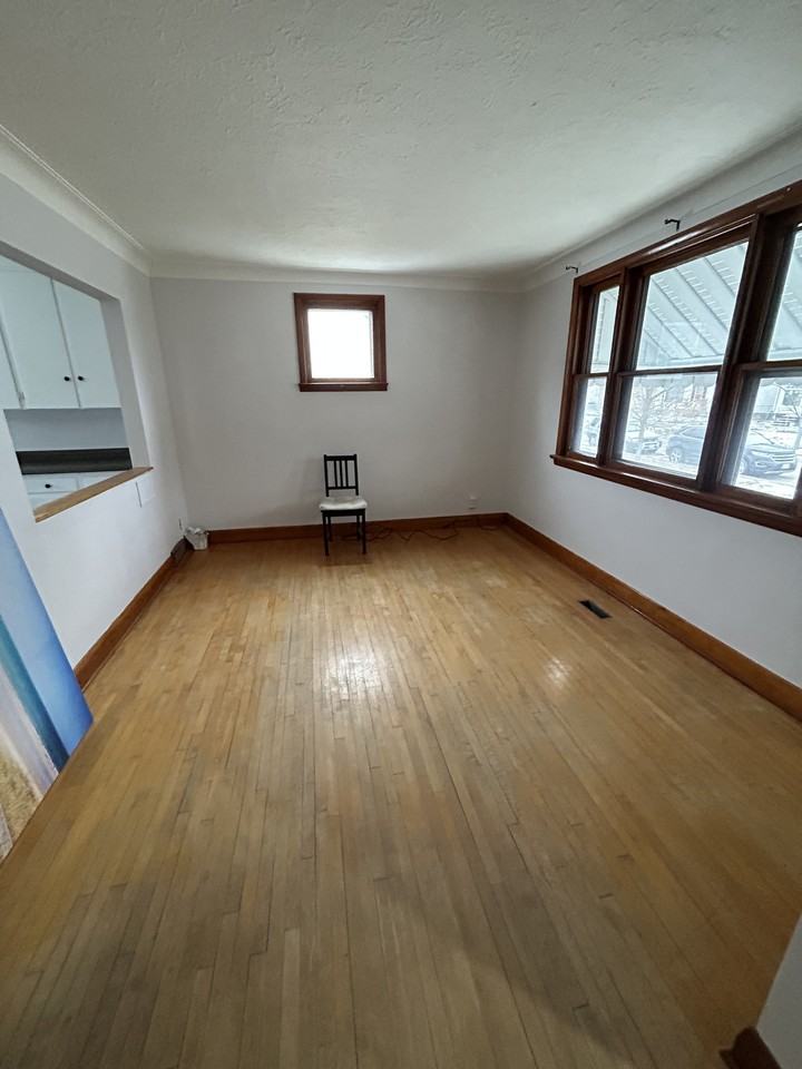 619 Fleet Ave Apartments in Earl Grey, Winnipeg, MB R3M 1J7 Zumper