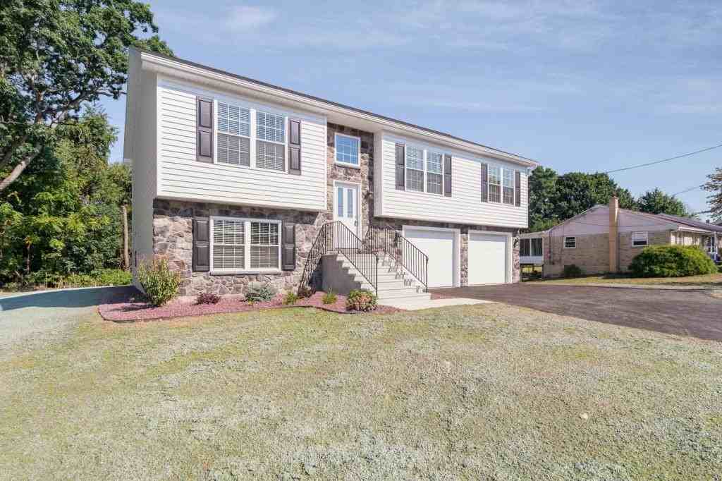 12 Randall Dr - Photo 3 of 34