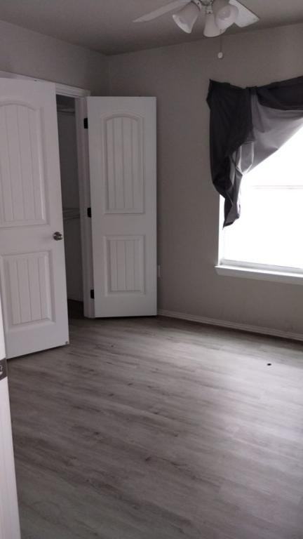 2115 Waco St - Photo 3 of 4