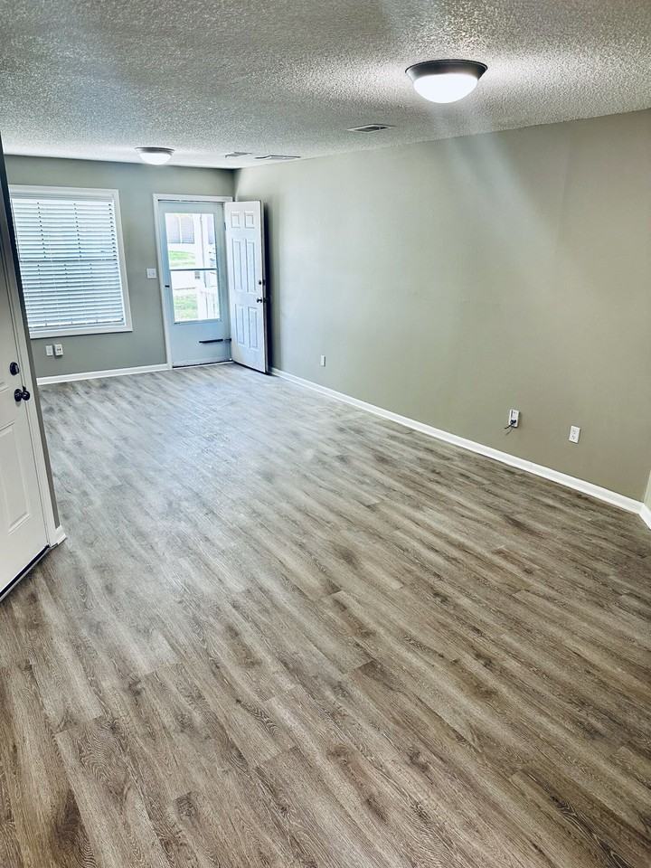 Windsong Townhomes - Photo 5 of 37