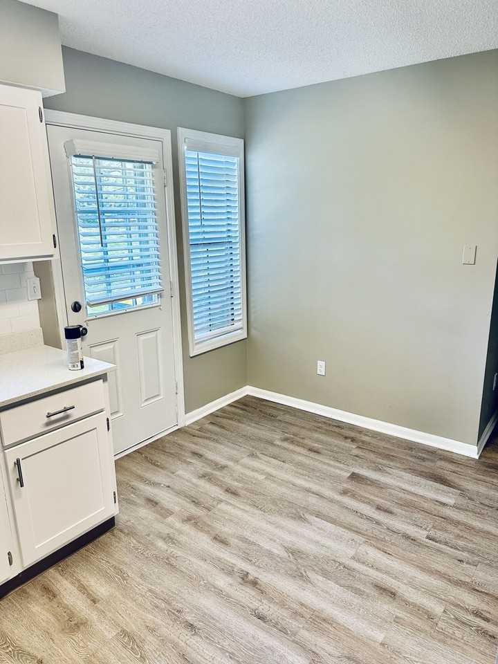 Windsong Townhomes - Photo 7 of 37