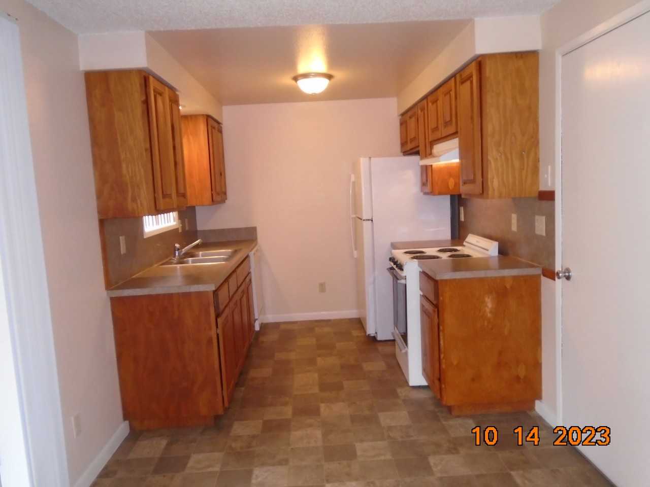 1027 Sw 3rd Ave - Photo 3 of 13