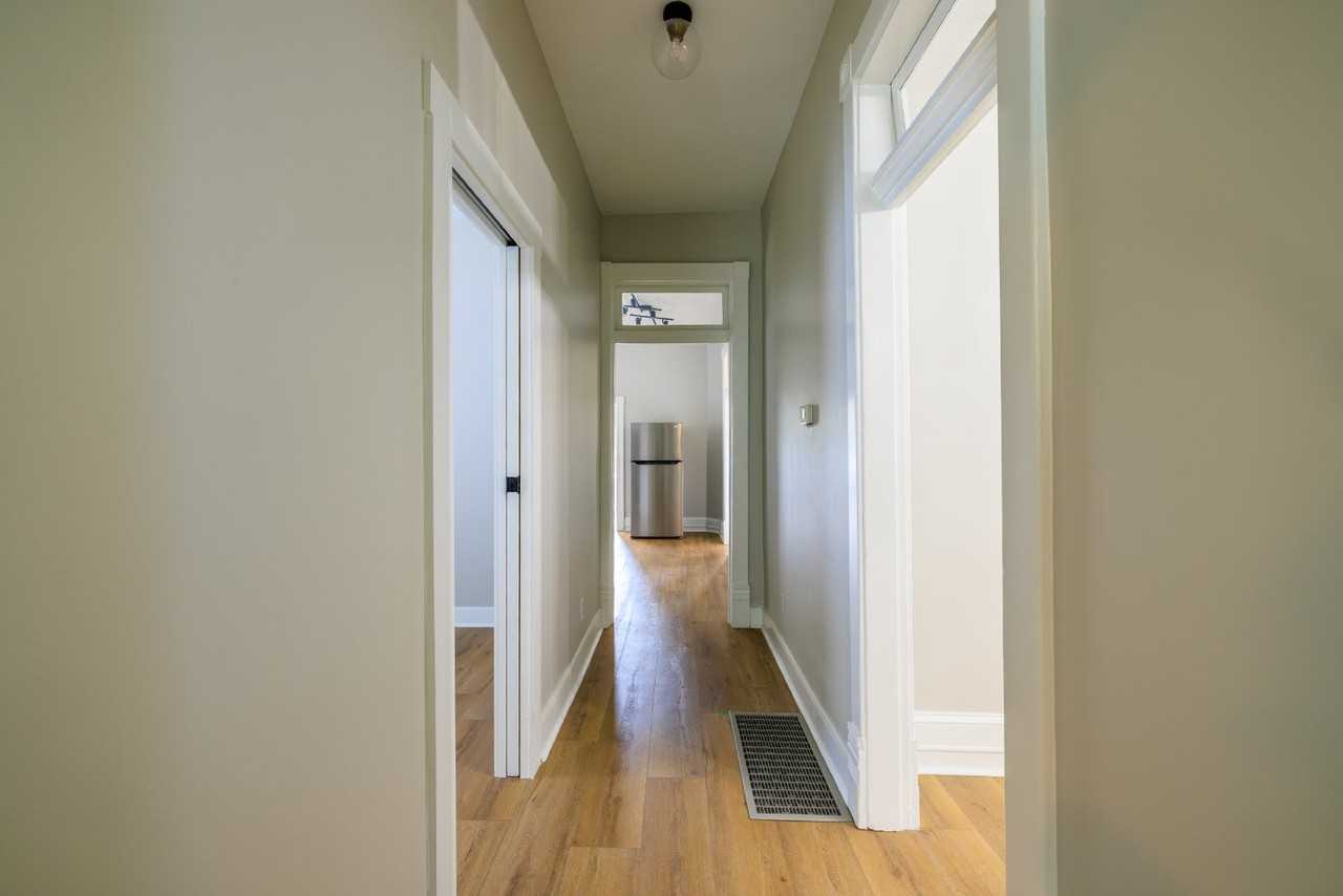 1111 Glenview Dr - Photo 6 of 17