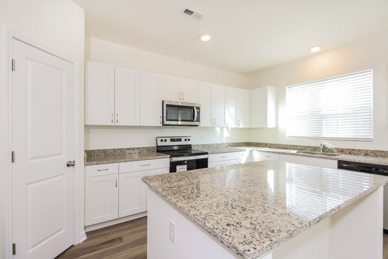 1624 1624 Corbett Street - Photo 6 of 17