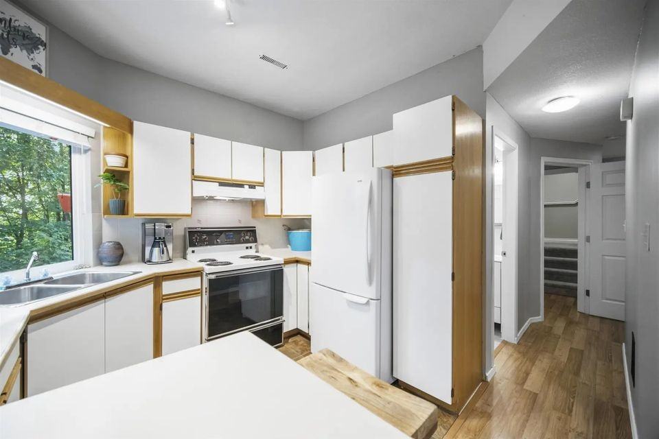 635 Thurston Terr #BS - Photo 3 of 24