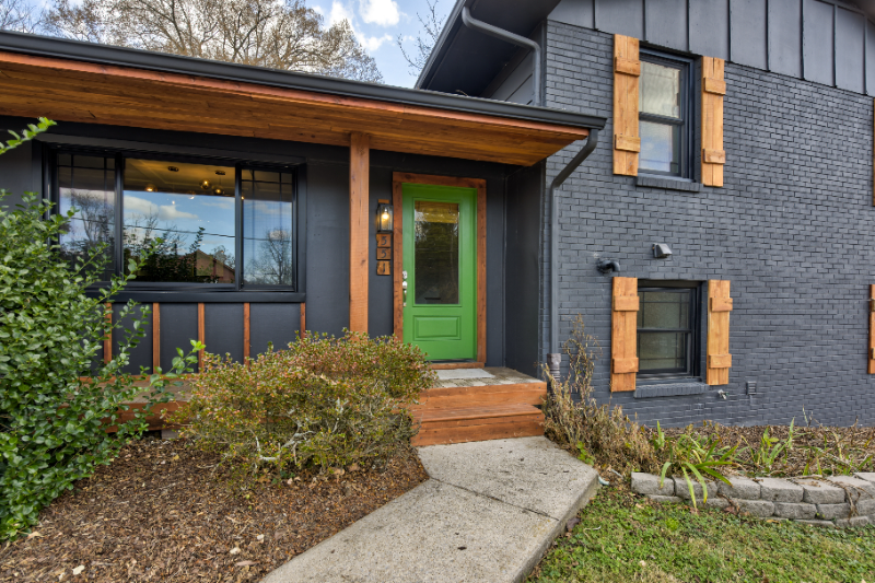 551 Bonerwood Dr - Photo 2 of 32