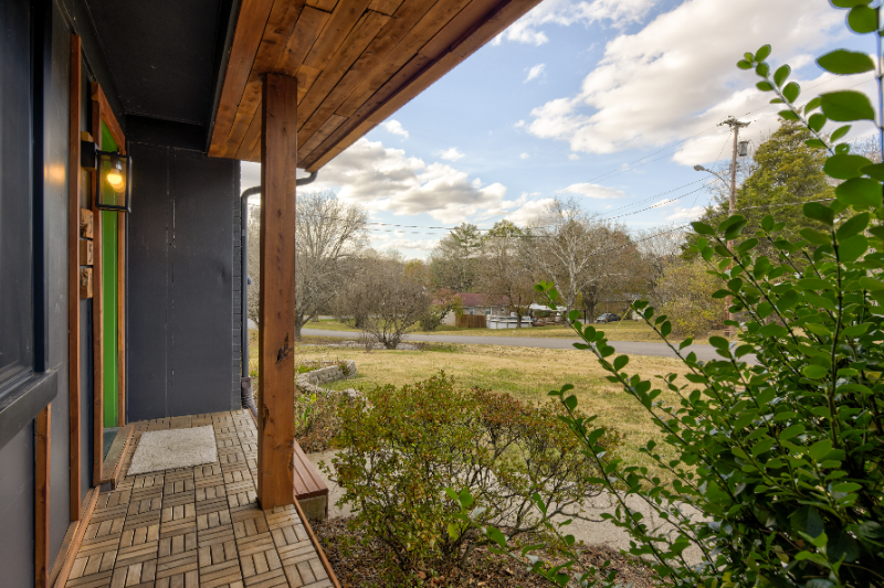 551 Bonerwood Dr - Photo 3 of 32