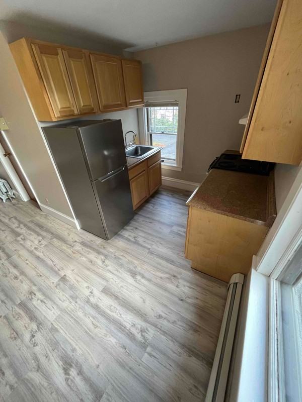 410 N State St #4 - Photo 3 of 4