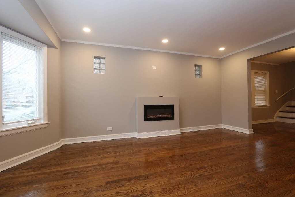 10446 S Eberhart Ave #NA - Photo 3 of 20