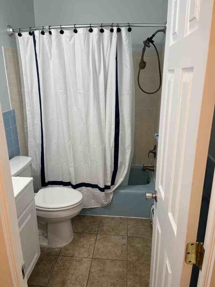 534 Meadowbrook Ave #B - Photo 3 of 5