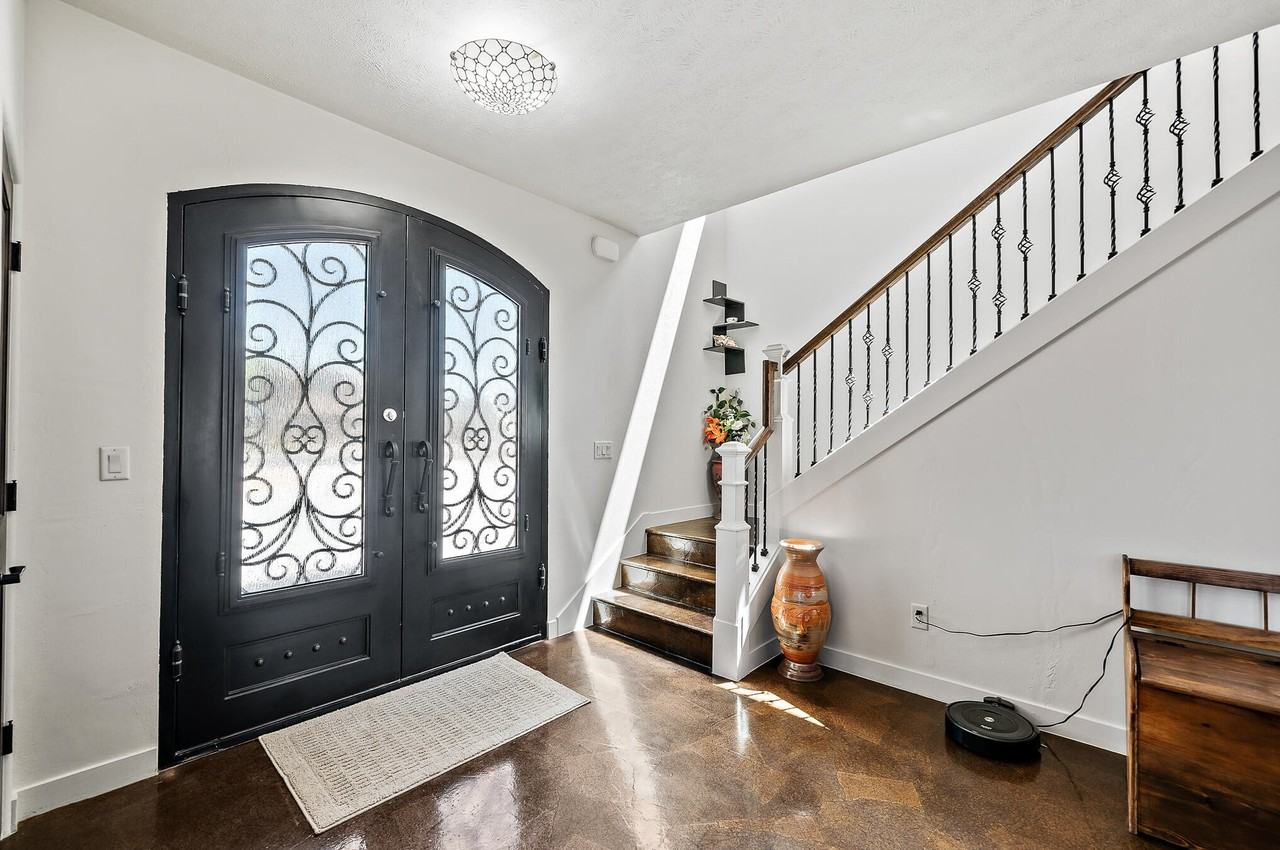 2472 S Lyle St #NA - Photo 3 of 12