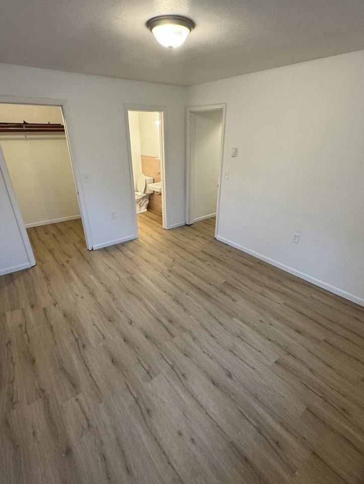 106 Keystone Hills Rd #102 - Photo 3 of 9