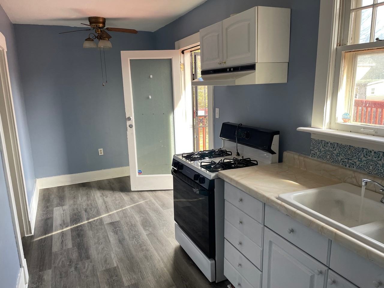 119 West Ashland Avenue #119 - Photo 2 of 13