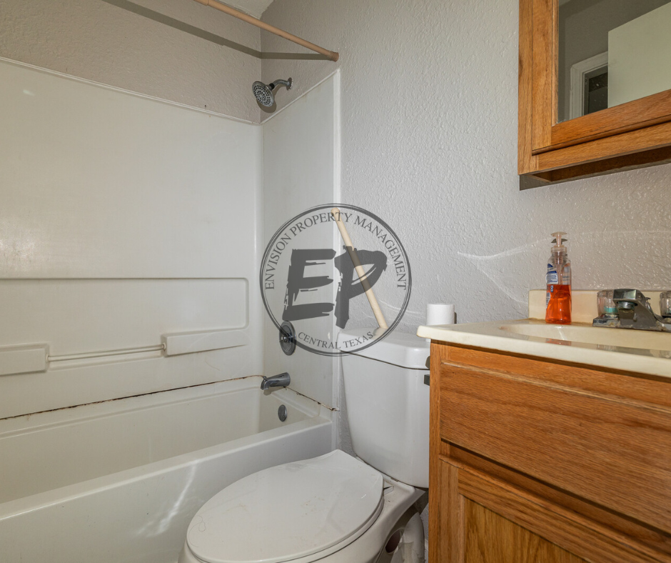 911 E Craven Ave #1 - Photo 2 of 18