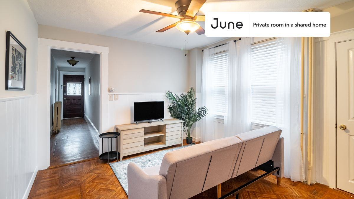 88 Glen St #C - Photo 4 of 12