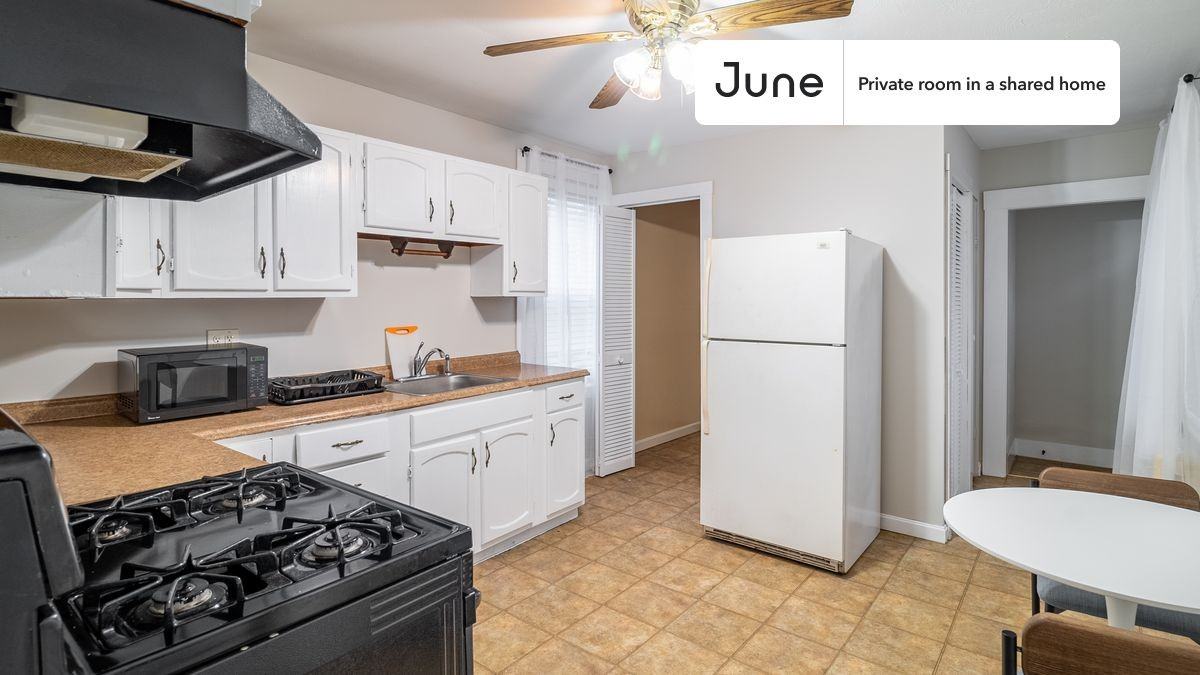 88 Glen St #C - Photo 5 of 12