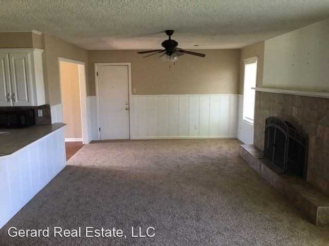 226 Saxon St - Photo 2 of 11