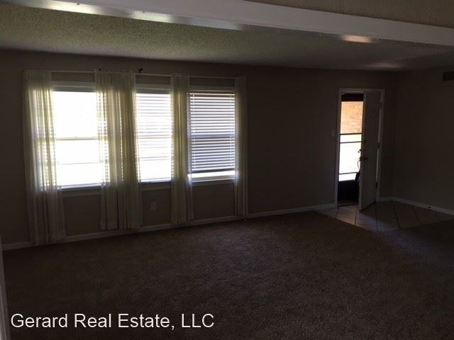 226 Saxon St - Photo 3 of 11