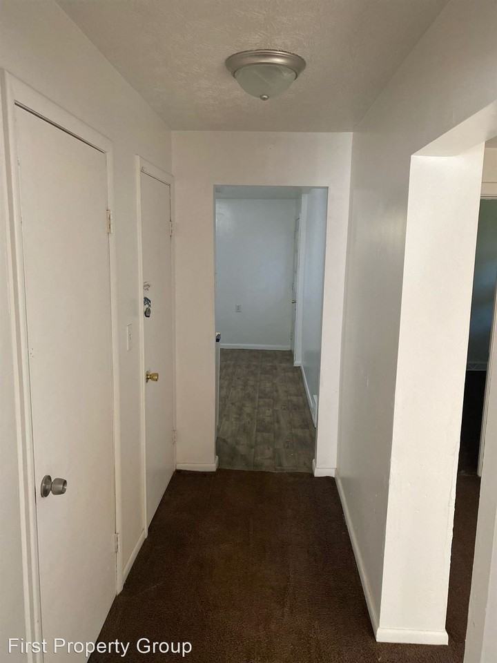 53 1/2 E Emerling Ave  Akron Ohio - Photo 3 of 22