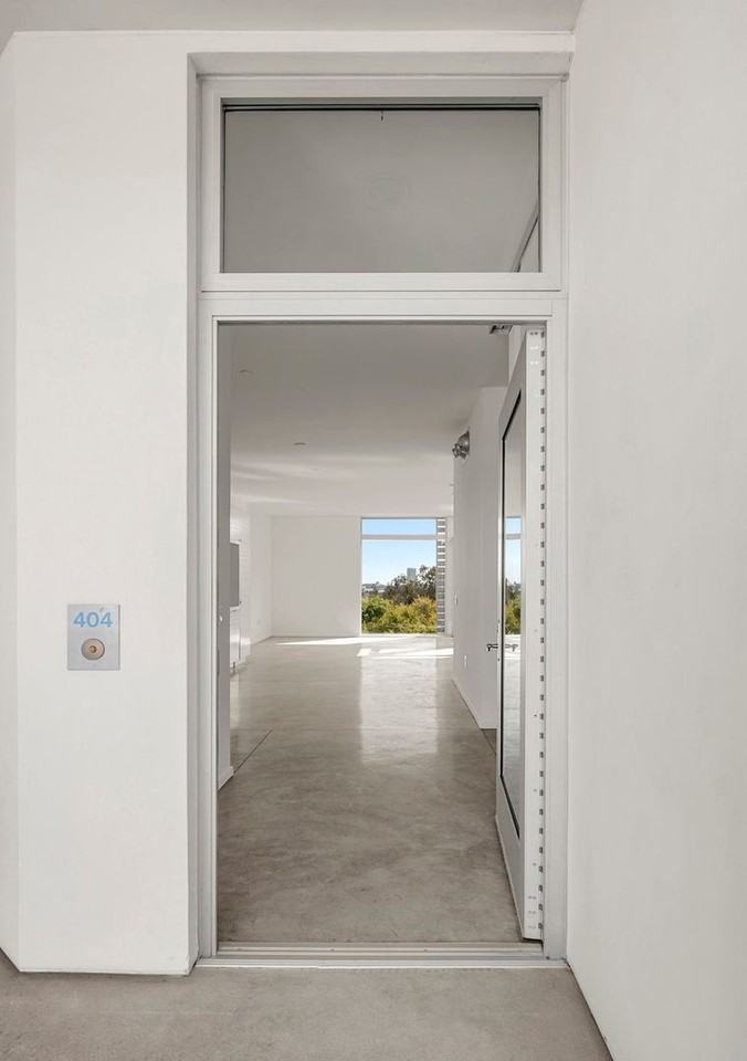 901 Hancock Ave - Photo 2 of 50