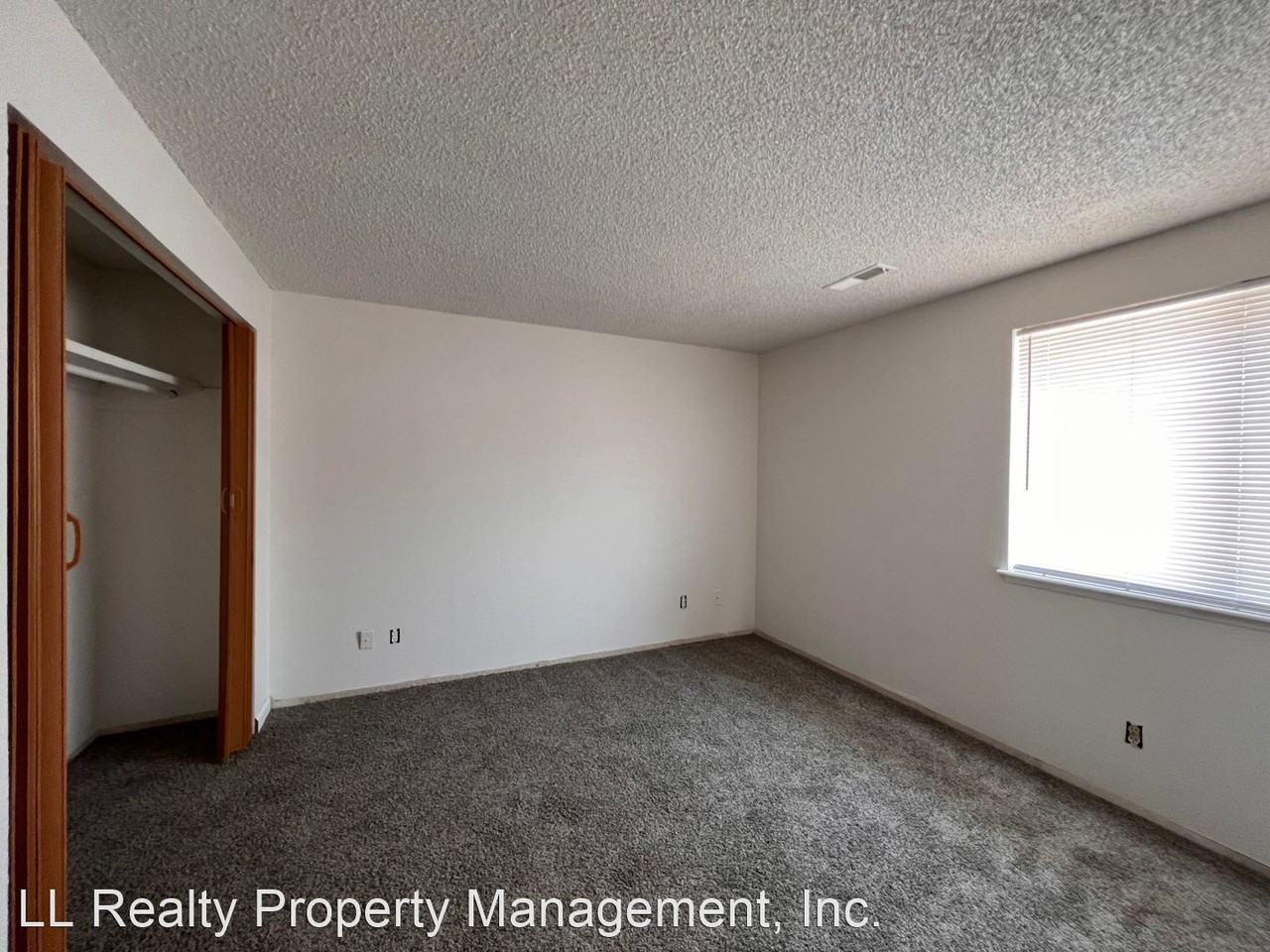 401-407 N Taylor St 401-407 W D St - Photo 3 of 6