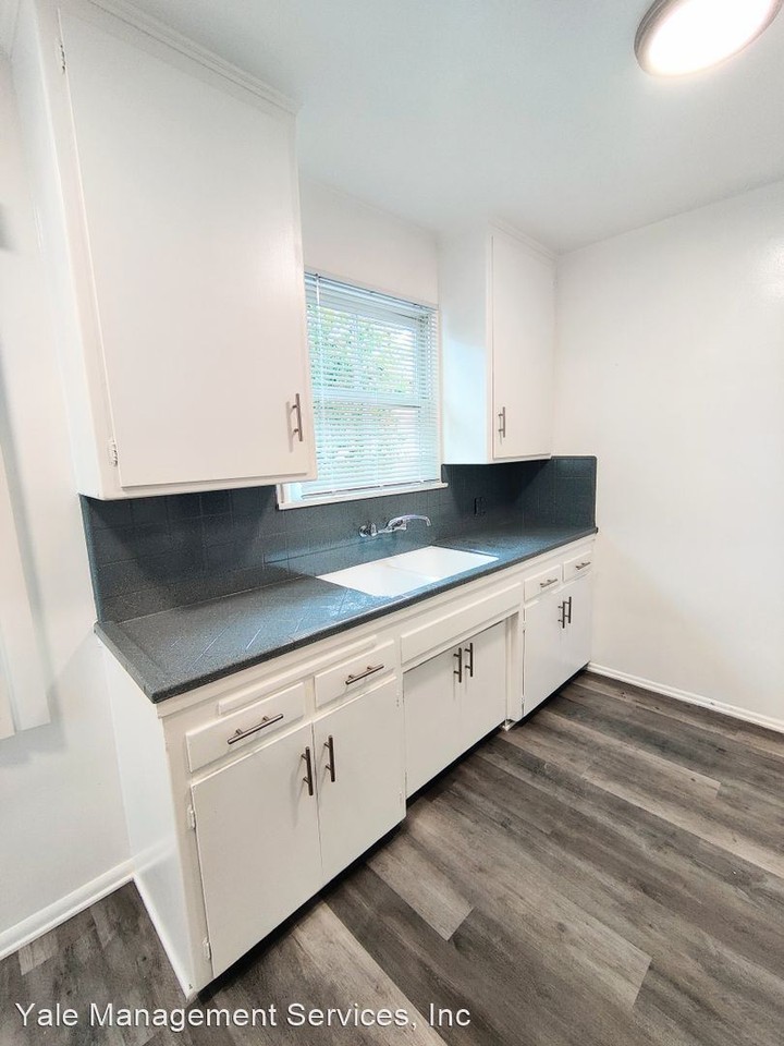 11042-11050 1/2 Aqua Vista Street - Photo 2 of 14