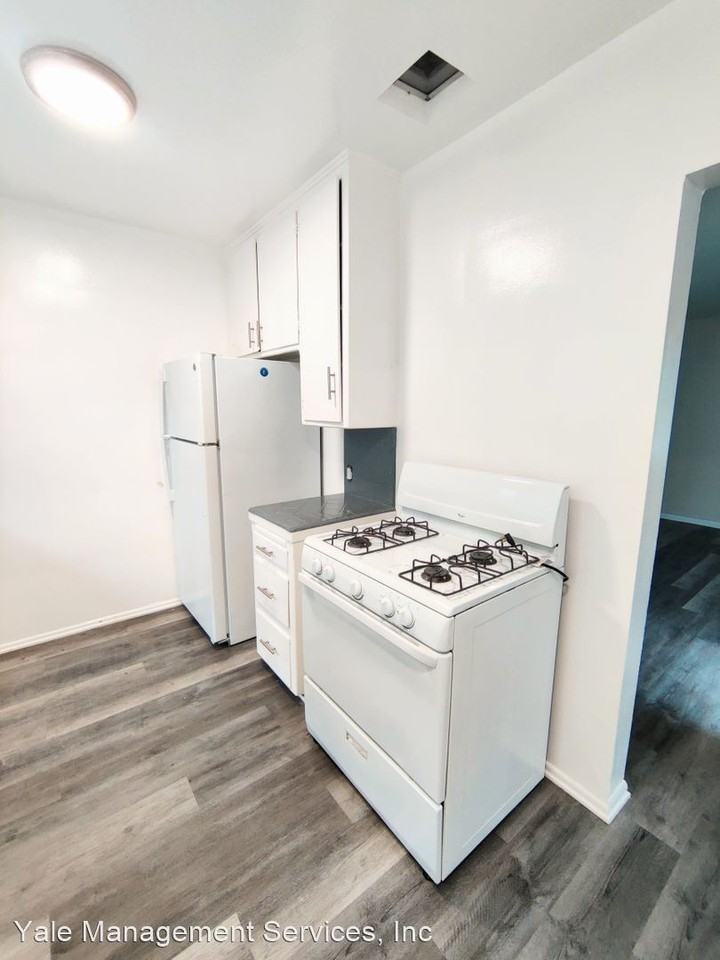 11042-11050 1/2 Aqua Vista Street - Photo 3 of 14