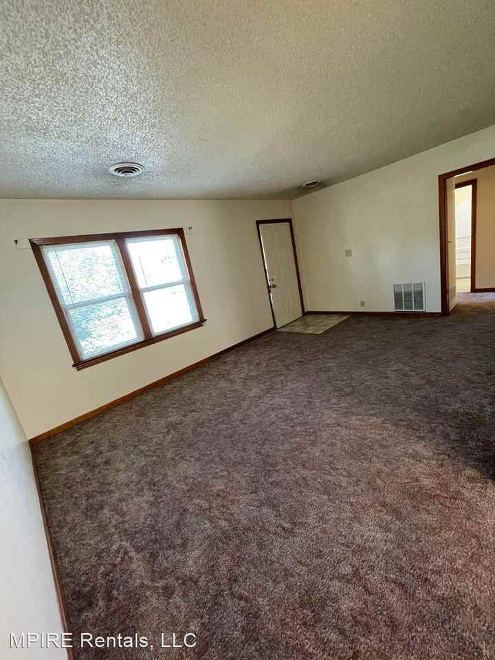 2501 Paseo - Photo 2 of 9