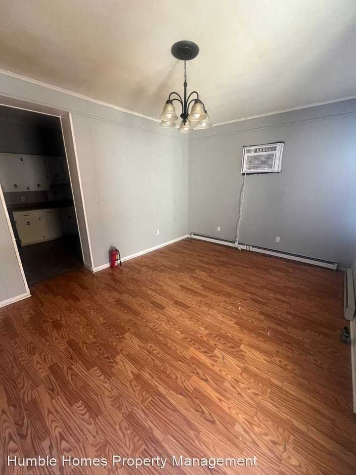 329 S Main St Apartments in Russellville, KY 42276 Zumper