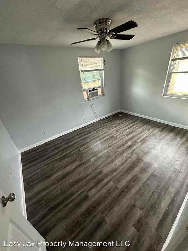 2110/2112 Brooklyn Rd. - Photo 2 of 12