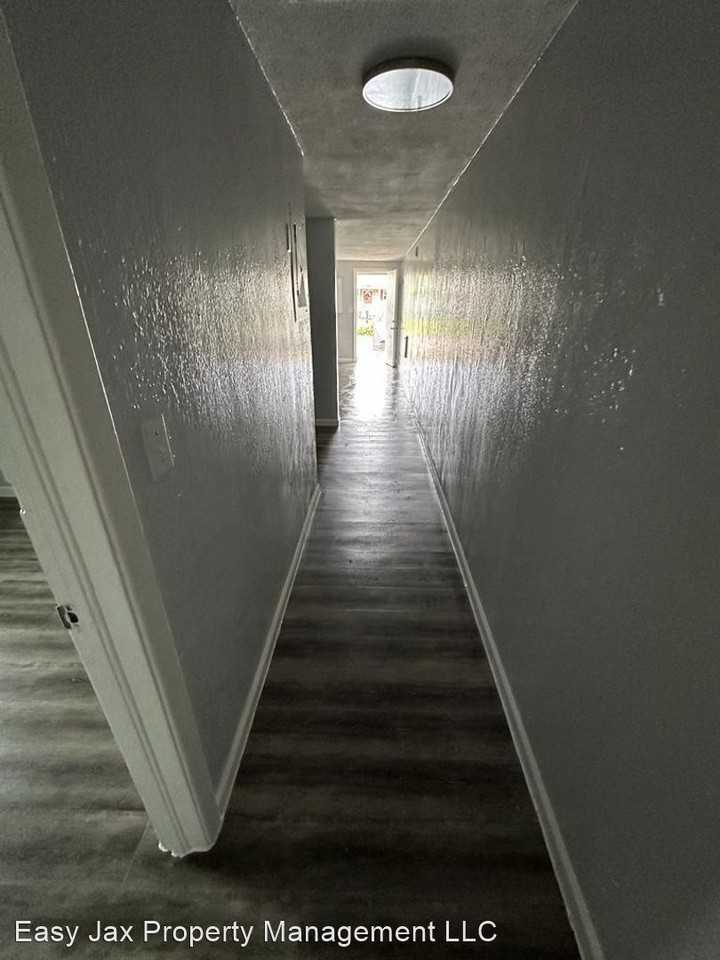 2110/2112 Brooklyn Rd. - Photo 3 of 12