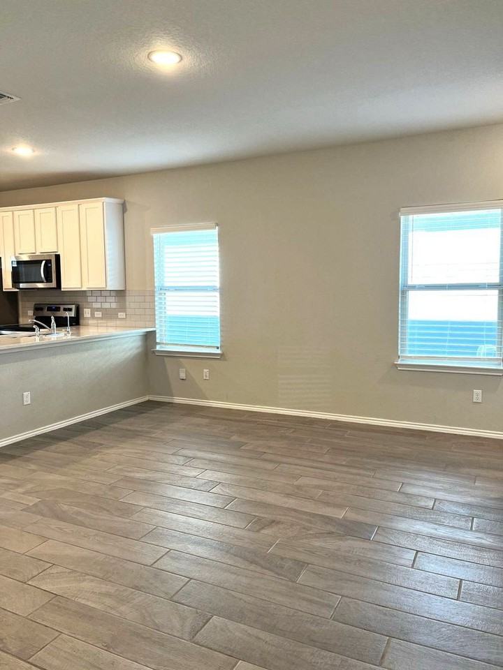 3510 Hacienda Way - Photo 3 of 12