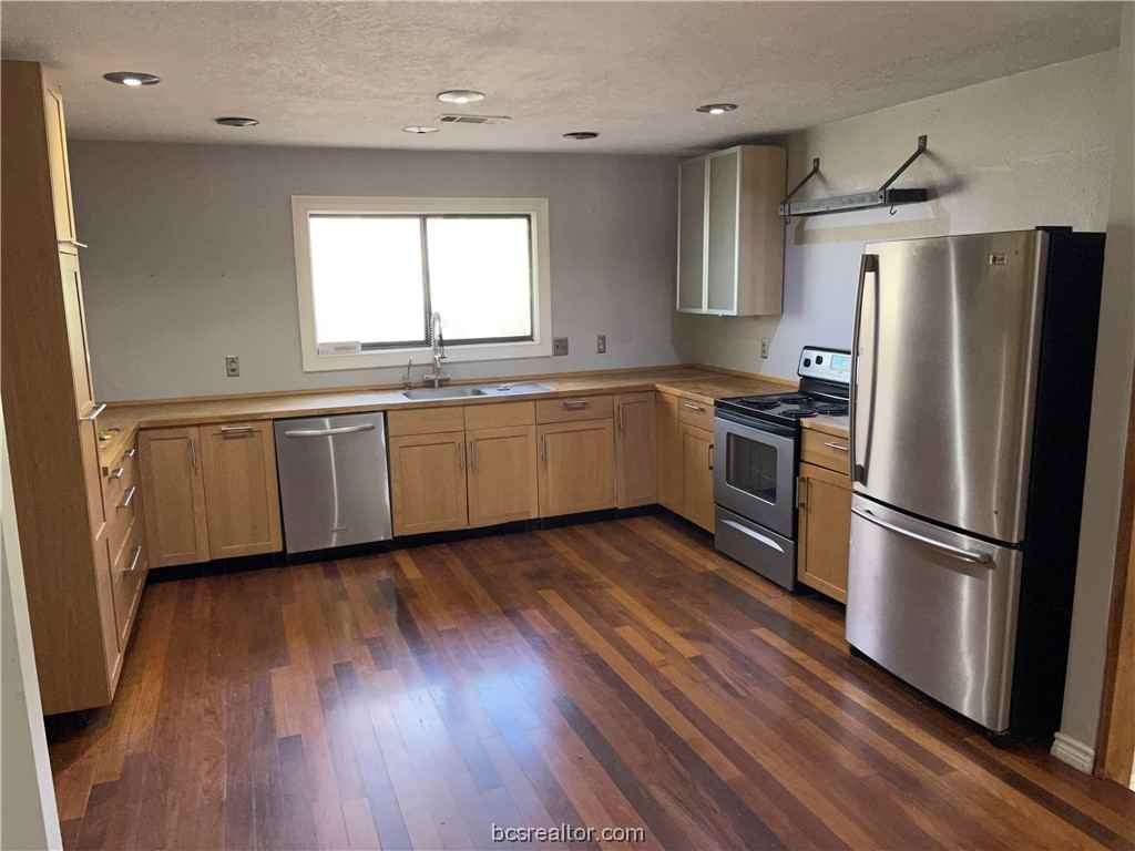 7715 Appomattox Dr - Photo 2 of 11