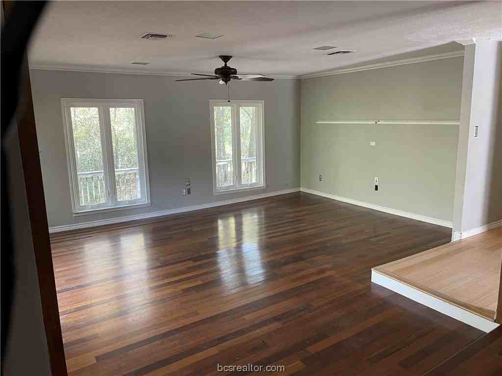 7715 Appomattox Dr - Photo 3 of 11