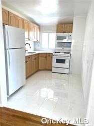 11518 144th St ##2 - Photo 3 of 9
