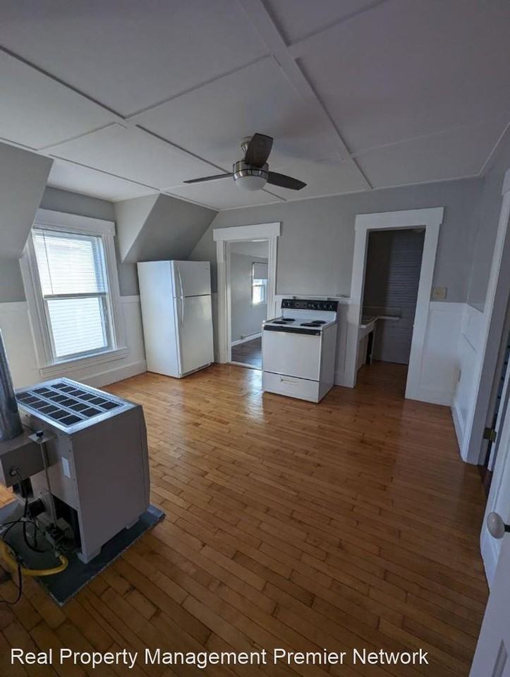 10-22 Quincy St - Photo 3 of 14