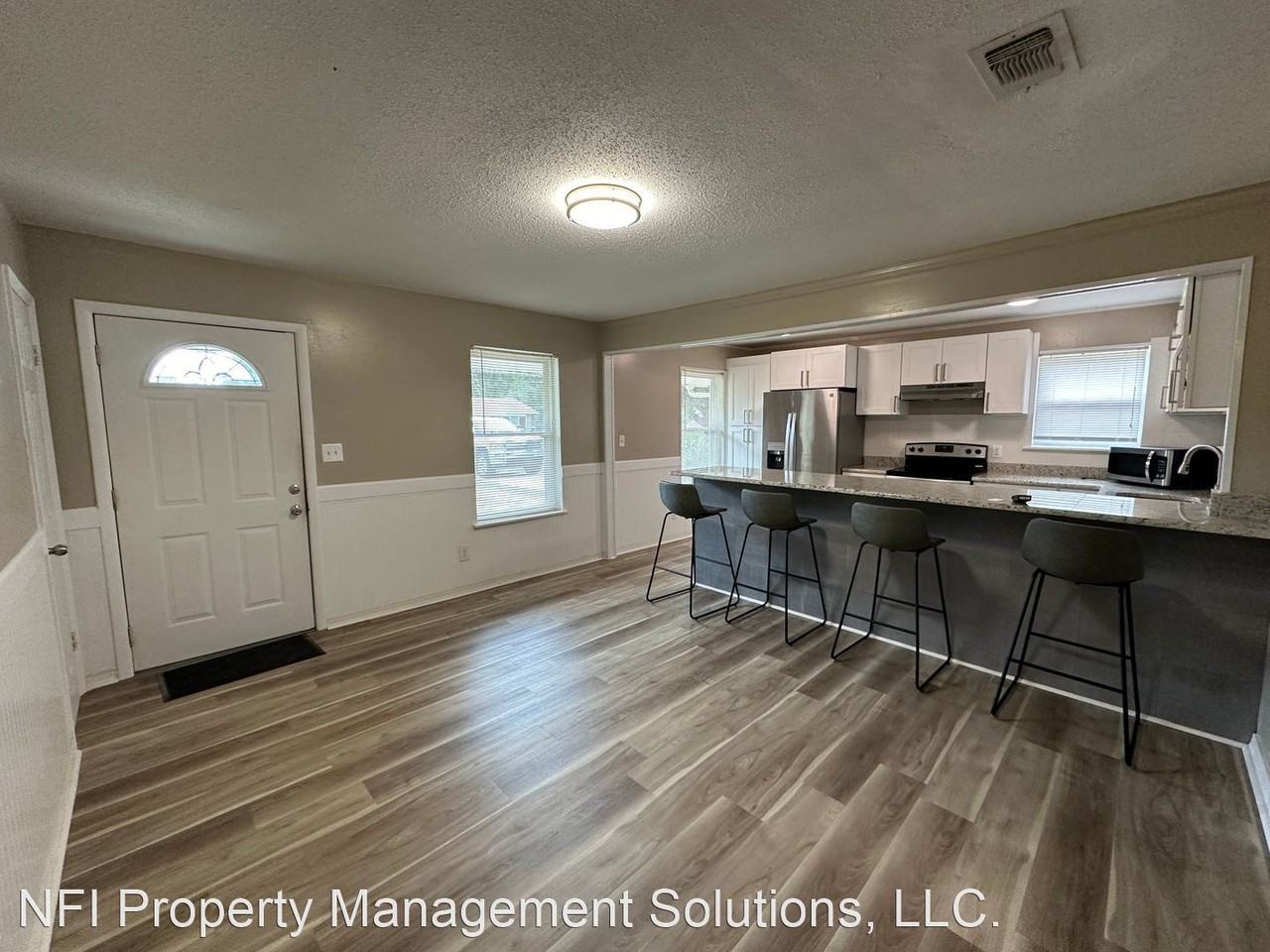 421 Seamarge Ln - Photo 2 of 27