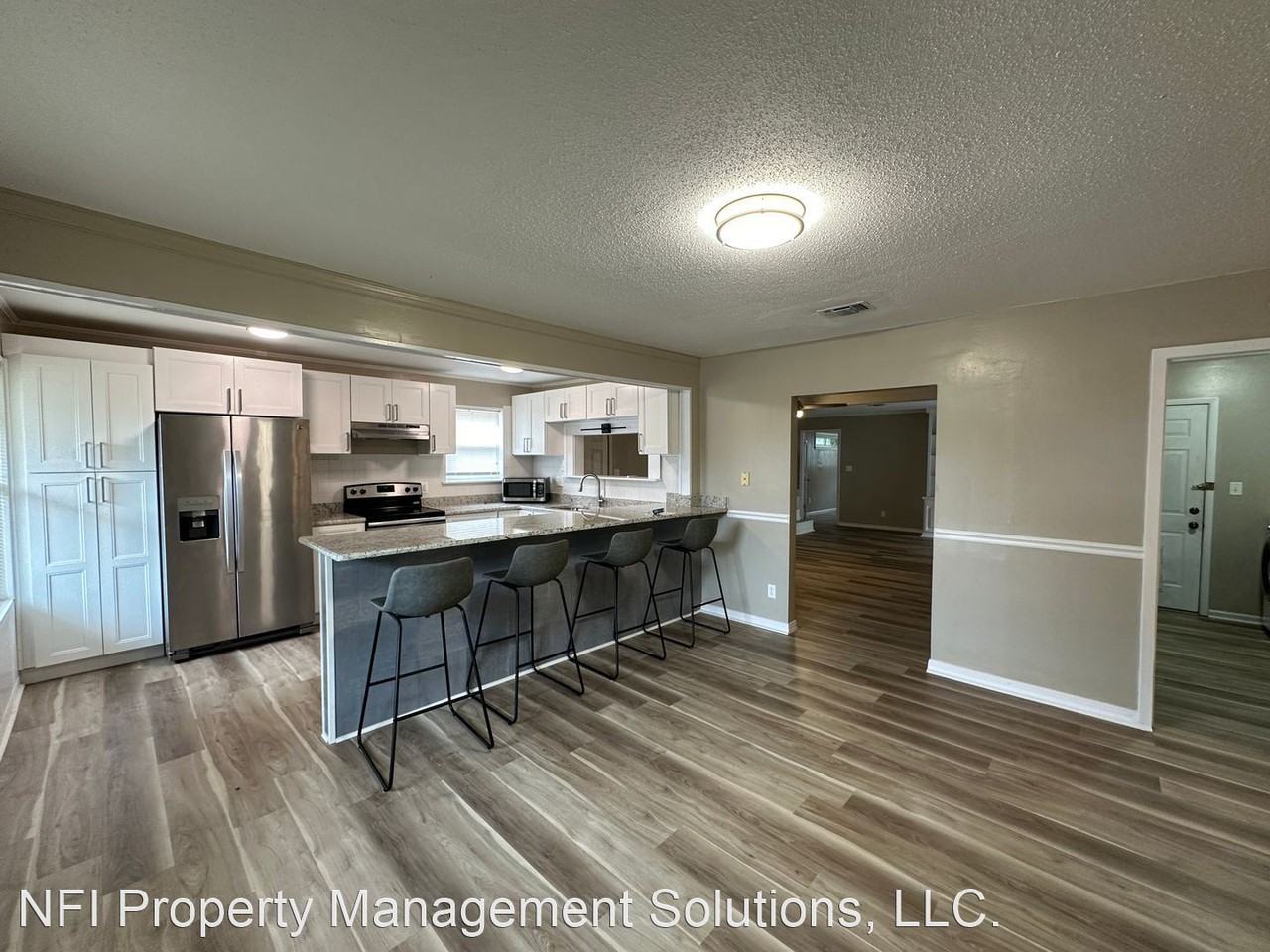 421 Seamarge Ln - Photo 3 of 27