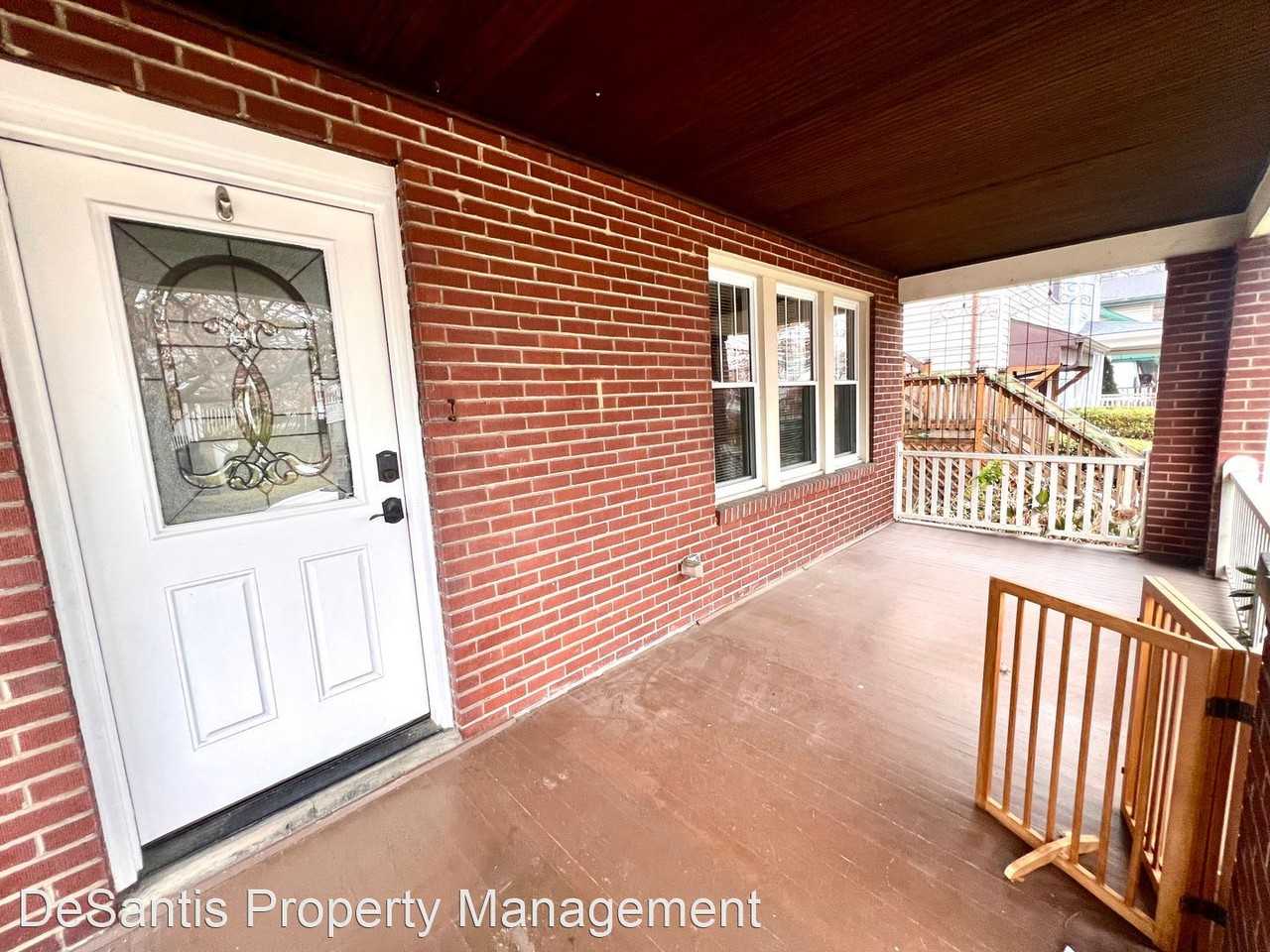 746 Mcdonald St - Photo 3 of 35