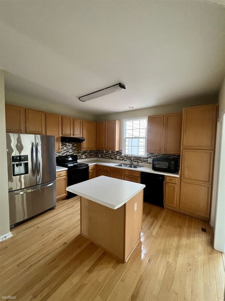 500 Nottinghill Walk - Photo 3 of 7