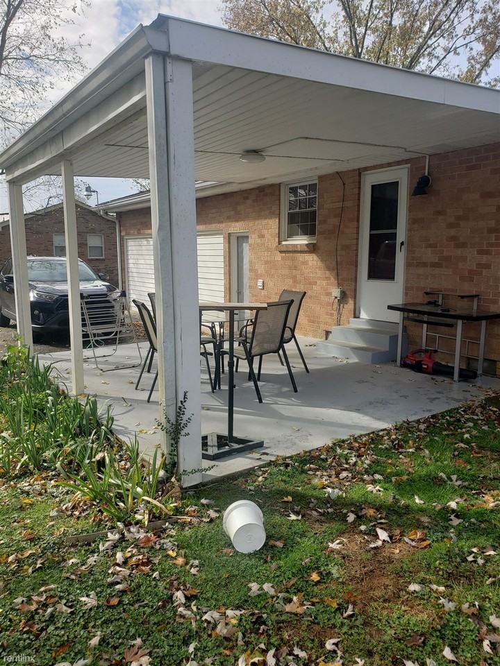 105 Mcarthur Dr - Photo 2 of 13