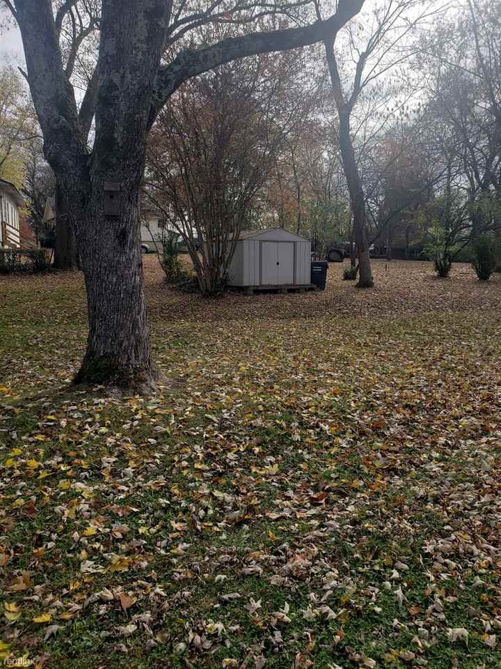 105 Mcarthur Dr - Photo 3 of 13