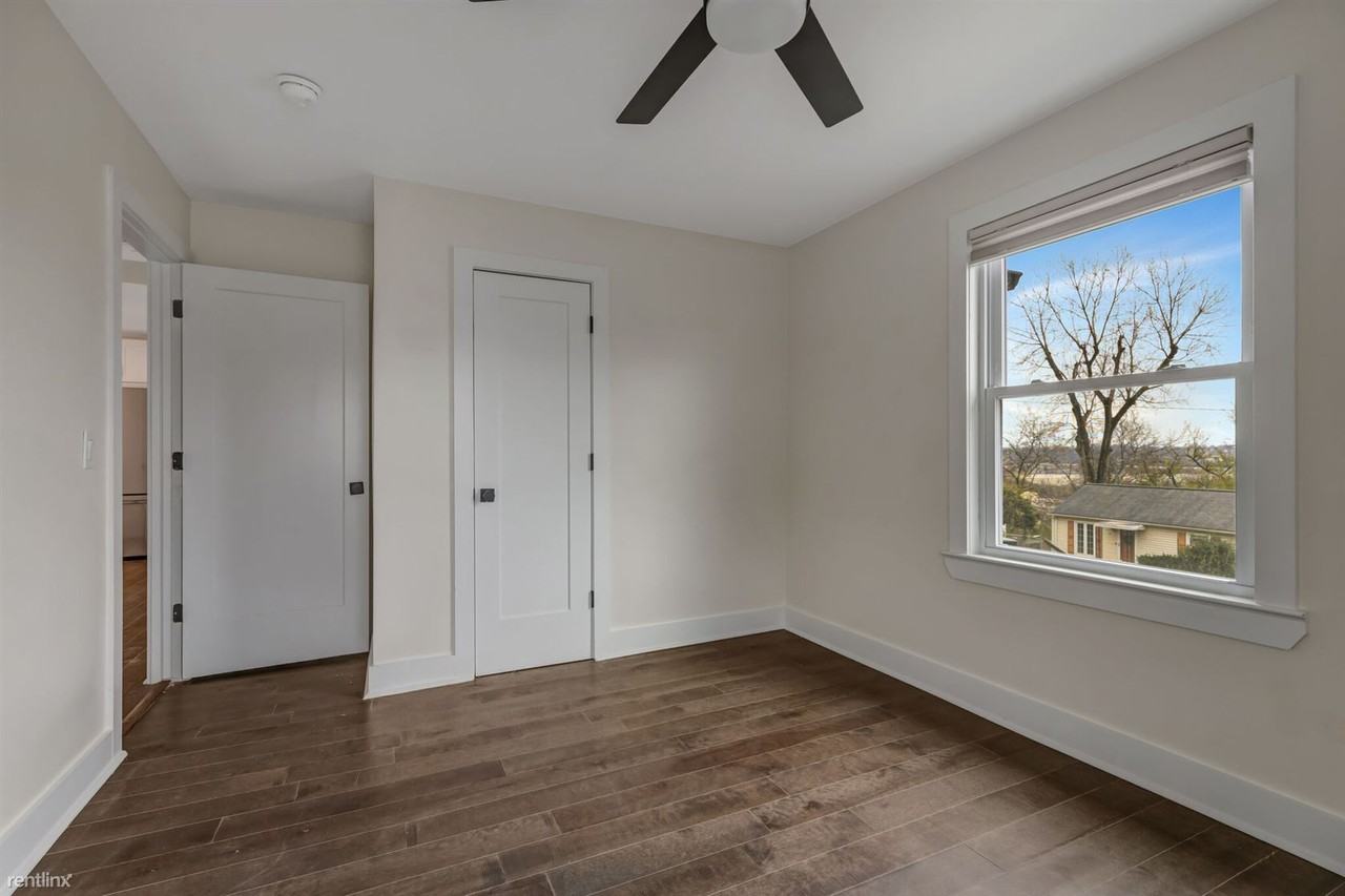 932 S 13th Ct - Photo 3 of 26