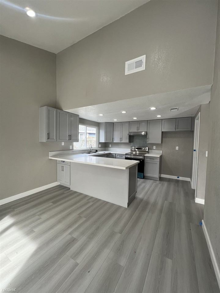 1542 Dina Ct - Photo 2 of 21