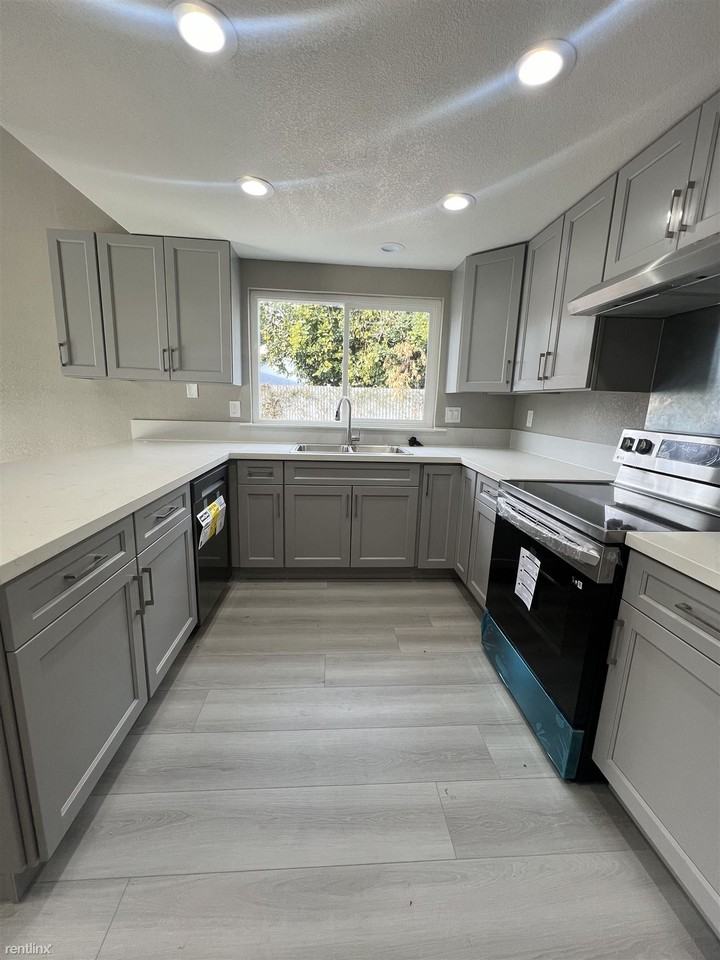 1542 Dina Ct - Photo 3 of 21